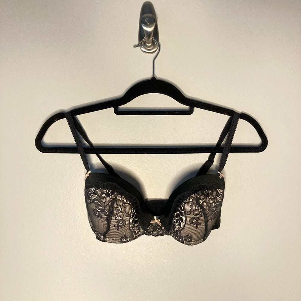 Gilligan and O’Malley Intimates Sexy Nude Black Lace
34B Push-up Bra
